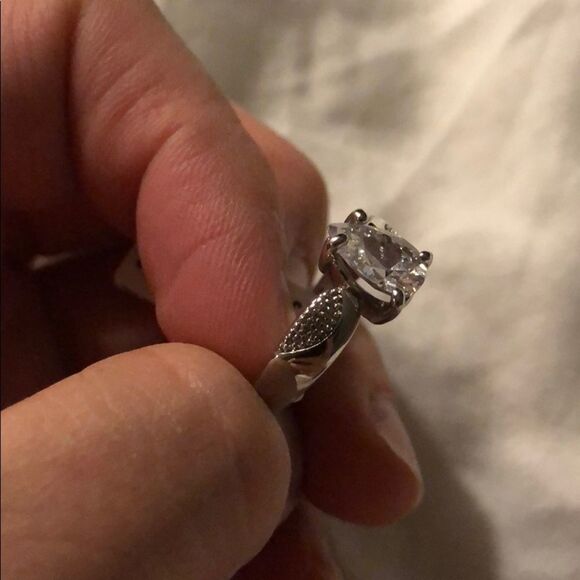 NEW Ring size 7 🖤💎 - Picture 4 of 5